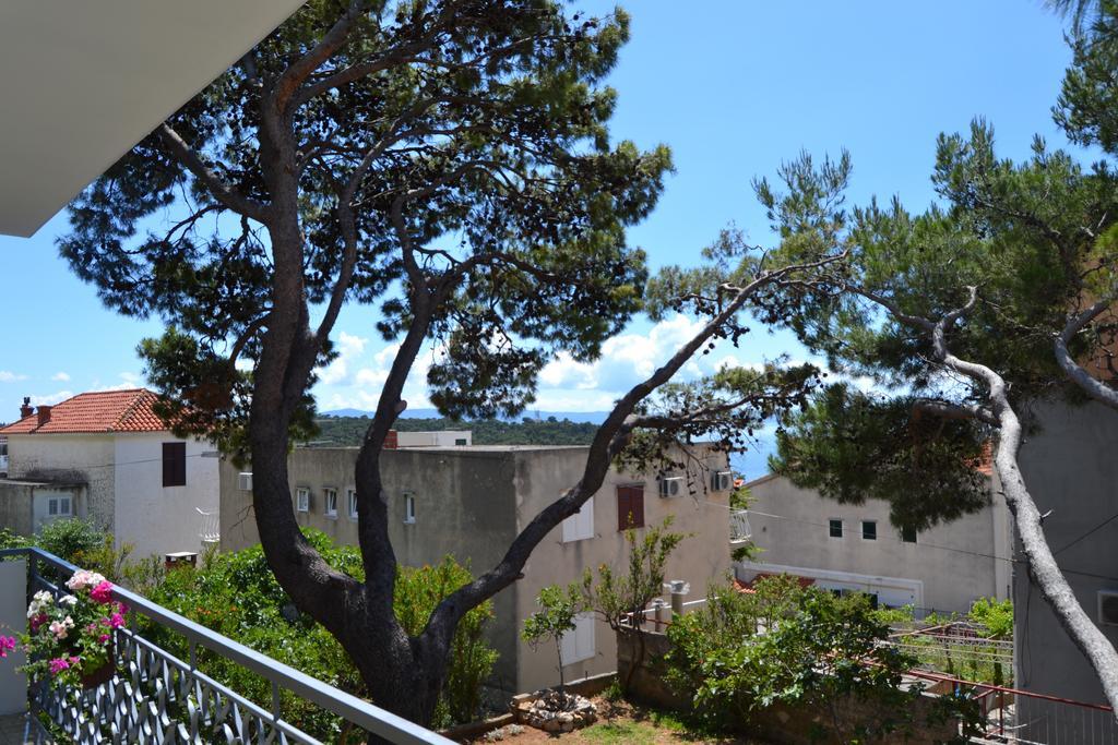 17 Pines Apartment